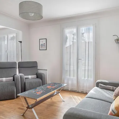 Grande Brevinoise Dans Les Pins