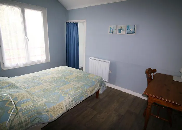 Grande Brevinoise Dans Les Pins *