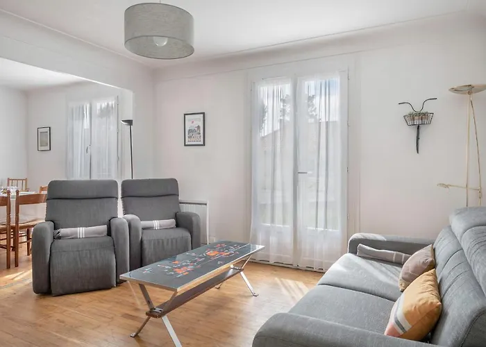 Grande Brevinoise Dans Les Pins