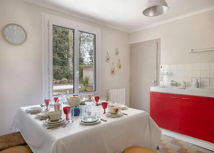 Grande Brevinoise Dans Les Pins Nyaraló