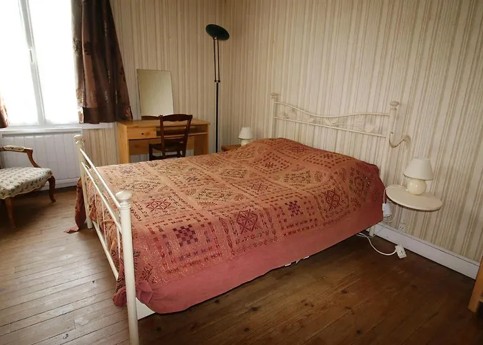 Grande Brevinoise Dans Les Pins Nyaraló